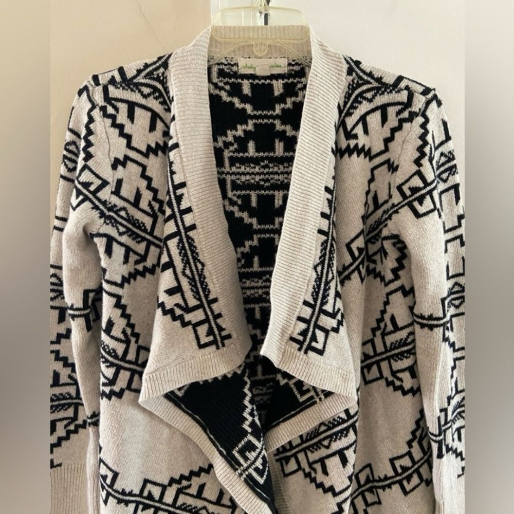 Staring at Stars Cream and Black Geometric Cardigan Medium - Picture 4 of 7